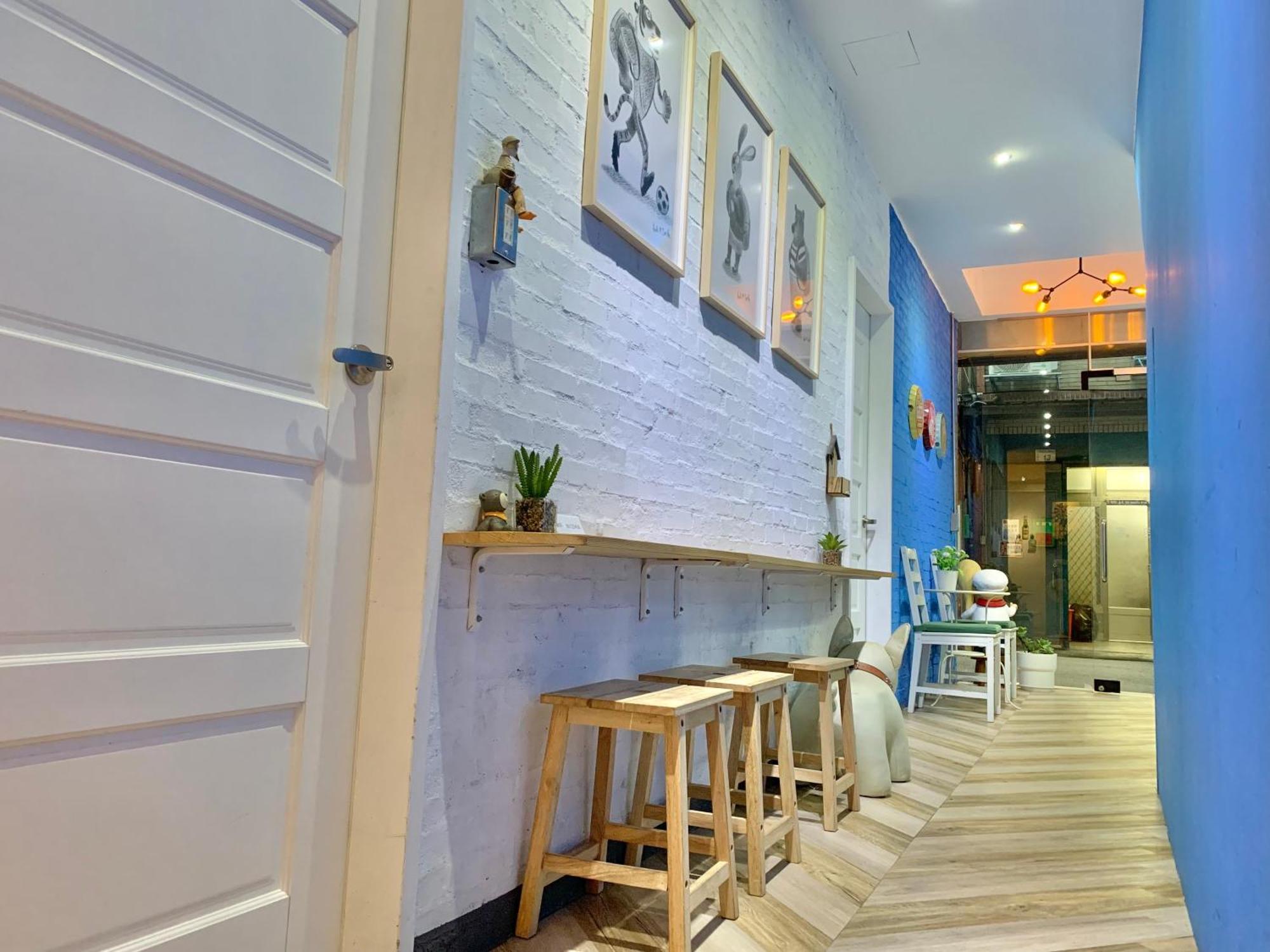 Backpackers' Hostel Taoyuan Airport Exteriör bild